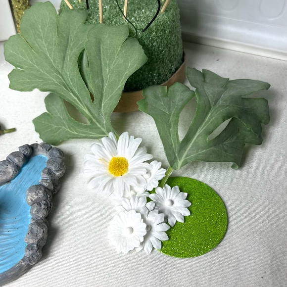 FROG TOWN USA FAIRY GARDEN GIFT SET - Picture 5 of 16